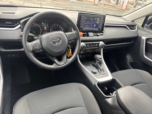 Used 2022 Toyota RAV4 LE image 22