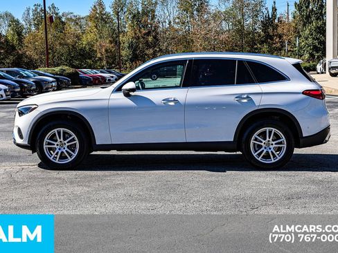 Used 2025 Mercedes-Benz GLC 300 4MATIC image 9