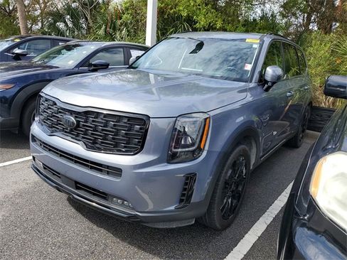 Used 2021 Kia Telluride SX w/ SX Prestige Package image 3