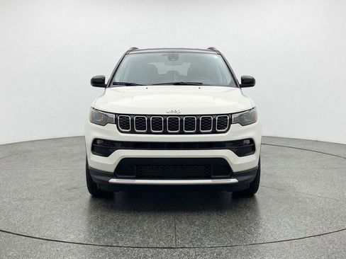 Used 2025 Jeep Compass Limited image 2