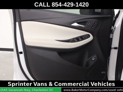 Used 2025 Buick Encore GX Avenir w/ Avenir Convenience Package FWD image 19