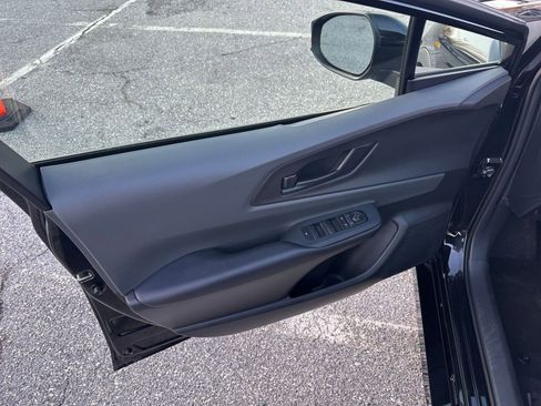 Used 2025 Toyota Prius LE image 21