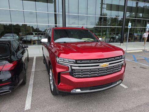 Used 2024 Chevrolet Tahoe Premier w/ Premium Package RWD image 1