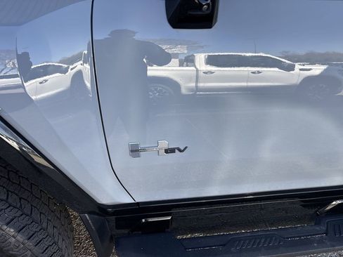 Certified 2025 GMC Hummer EV 2X image 33