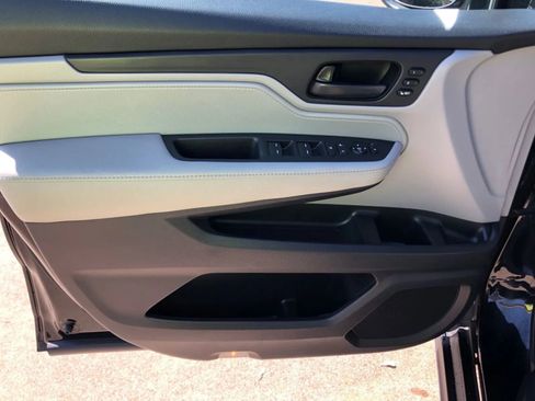 Used 2019 Honda Odyssey EX-L image 11