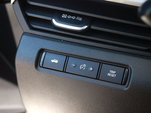 Used 2025 Nissan Altima 2.5 SV FWD image 24