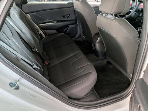 Used 2025 Hyundai Elantra SEL FWD image 32
