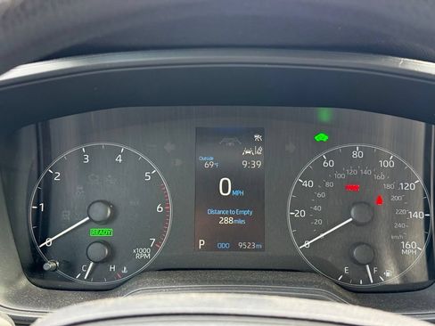 Used 2023 Toyota Corolla LE w/ LE Convenience Package FWD image 10
