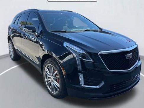 Used 2023 Cadillac XT5 Sportv w/ Technology Package AWD/4WD image 2