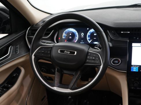Used 2022 Jeep Grand Cherokee Limited AWD/4WD image 14