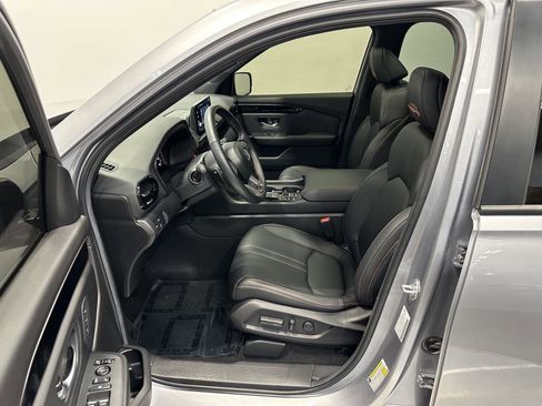 Certified 2025 Honda Pilot TrailSport image 14