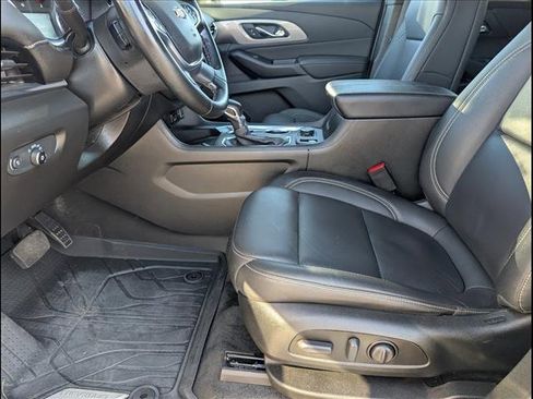 Used 2023 Chevrolet Traverse LT w/ LPO, Floor Liner Package image 13