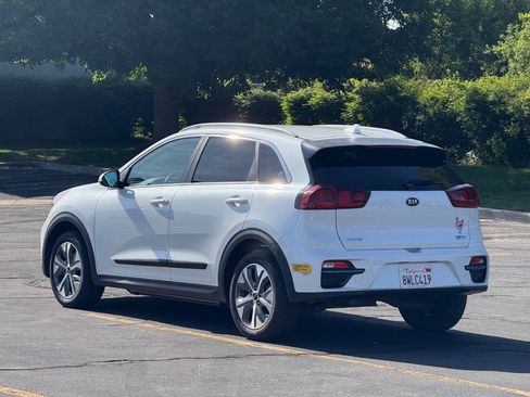 Used 2020 Kia Niro EX w/ Cold Weather Package FWD image 7
