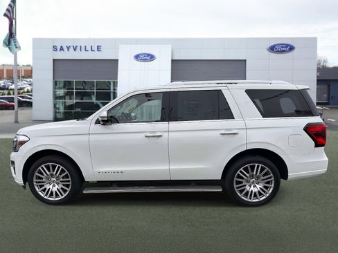 Used 2023 Ford Expedition Platinum AWD/4WD image 2