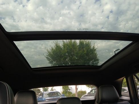 Used 2023 Volkswagen Atlas Cross Sport SE w/ Panoramic Sunroof Package FWD image 26