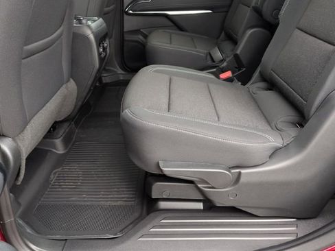 New 2026 Chevrolet Traverse LT w/ Midnight/Sport Edition FWD image 23