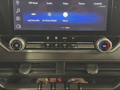 Used 2024 Chevrolet Colorado Trail Boss w/ Technology Package image 20