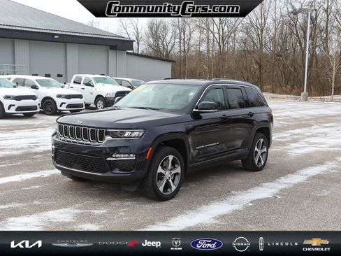 Used 2022 Jeep Grand Cherokee Limited 4xe image 2