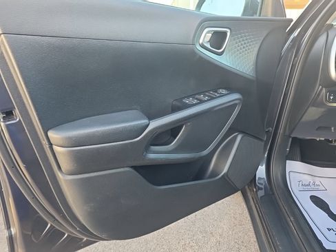 Used 2021 Kia Soul S FWD image 14