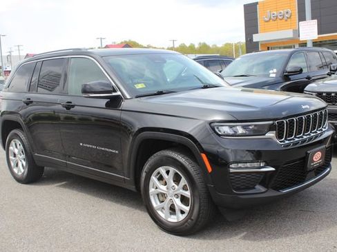 Used 2023 Jeep Grand Cherokee Limited AWD/4WD image 1