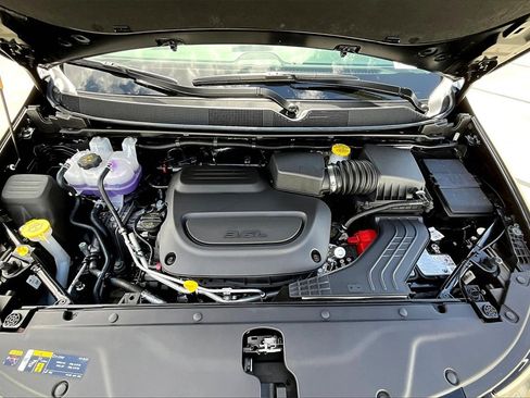 New 2026 Chrysler Pacifica Select image 10