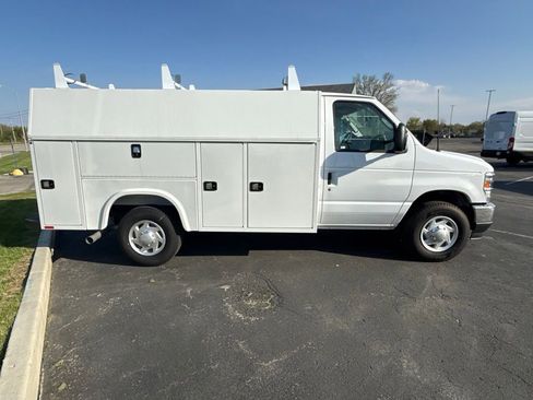 New 2025 Ford E-350 and Econoline 350 Super Duty w/ Power Equipment Group RWD image 17