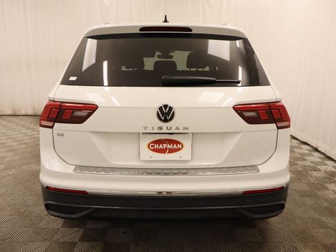 Certified 2023 Volkswagen Tiguan SE w/ Panoramic Sunroof Package FWD image 5