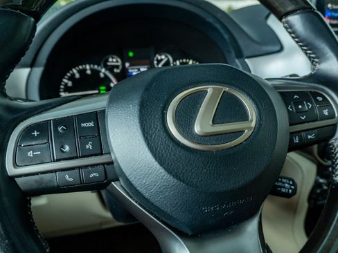 Used 2023 Lexus GX 460 Premium w/ Accessory Package AWD/4WD image 30