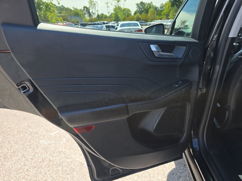 Used 2021 Ford Escape SEL w/ Technology Package AWD/4WD image 39