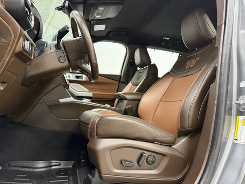 Used 2022 Ford Explorer King Ranch w/ Premium Technology Package image 14