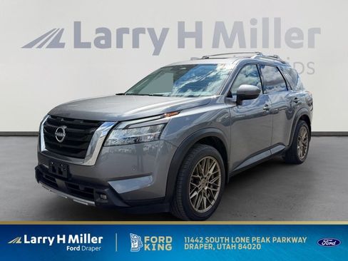 Used 2022 Nissan Pathfinder SL w/ SL Premium Package image 1