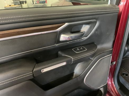 Used 2021 RAM 1500 Laramie AWD/4WD image 22