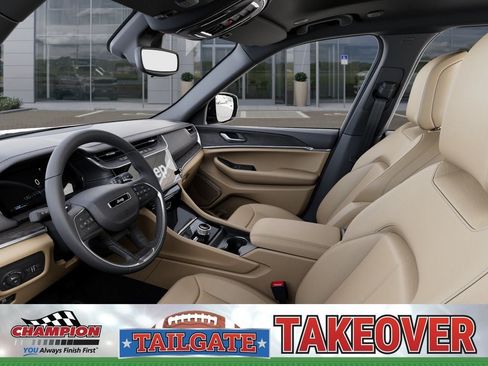 New 2026 Jeep Grand Cherokee L Limited w/ Limited Altitude Package AWD/4WD image 22
