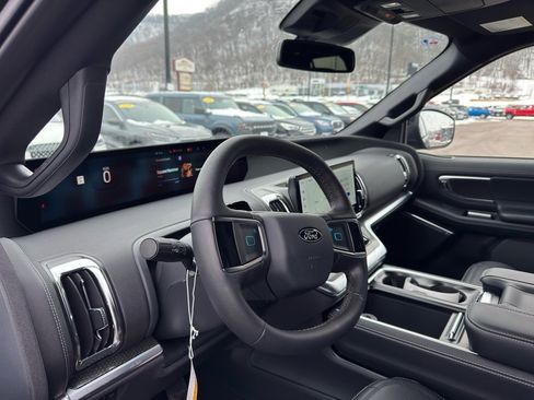 New 2026 Ford Expedition Platinum w/ Stealth Appearance Package AWD/4WD image 8