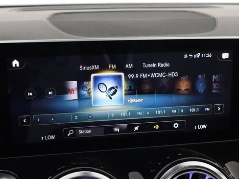 Used 2021 Mercedes-Benz GLB 35 AMG 4MATIC image 29