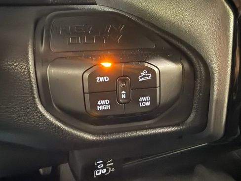 Used 2025 RAM 2500 Big Horn AWD/4WD image 38