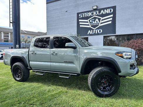Used 2022 Toyota Tacoma TRD Off-Road w/ Technology Package AWD/4WD image 1