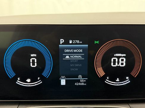 Used 2024 Hyundai Santa Fe SEL image 9