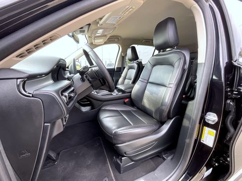 Certified 2023 Lincoln Aviator AWD image 11