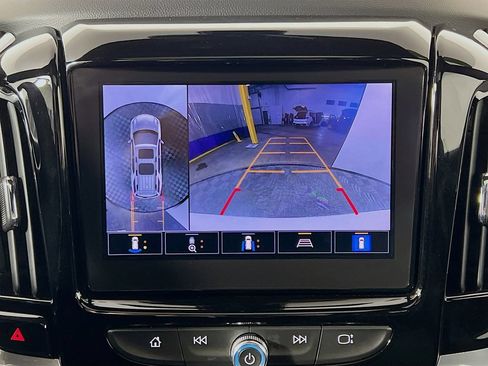 Used 2023 Chevrolet Traverse RS AWD/4WD image 14