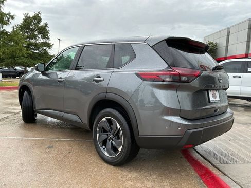 Used 2025 Nissan Rogue SV FWD image 8