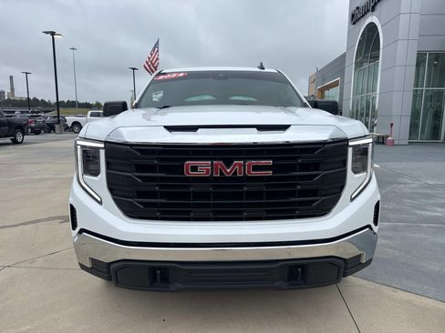 Used 2024 GMC Sierra 1500 Pro w/ Pro Value Package AWD/4WD image 2