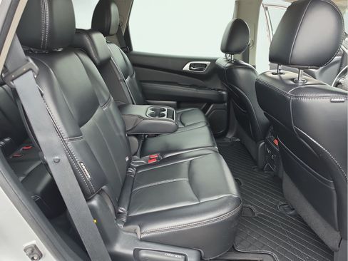 Used 2020 Nissan Pathfinder SL AWD/4WD image 18