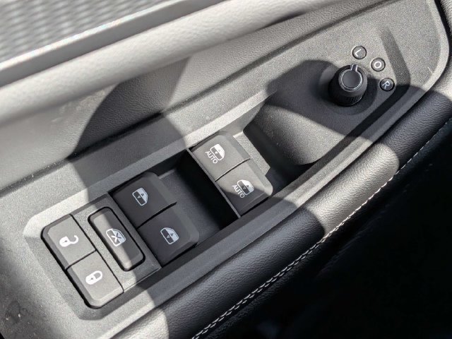 New 2027 Jeep Grand Cherokee Laredo RWD image 23