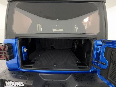 Used 2022 Jeep Wrangler Unlimited Rubicon w/ Steel Bumper Group AWD/4WD image 25