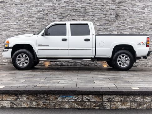 Used 2005 GMC Sierra 2500 SLT w/ Heavy-Duty Power Package image 11