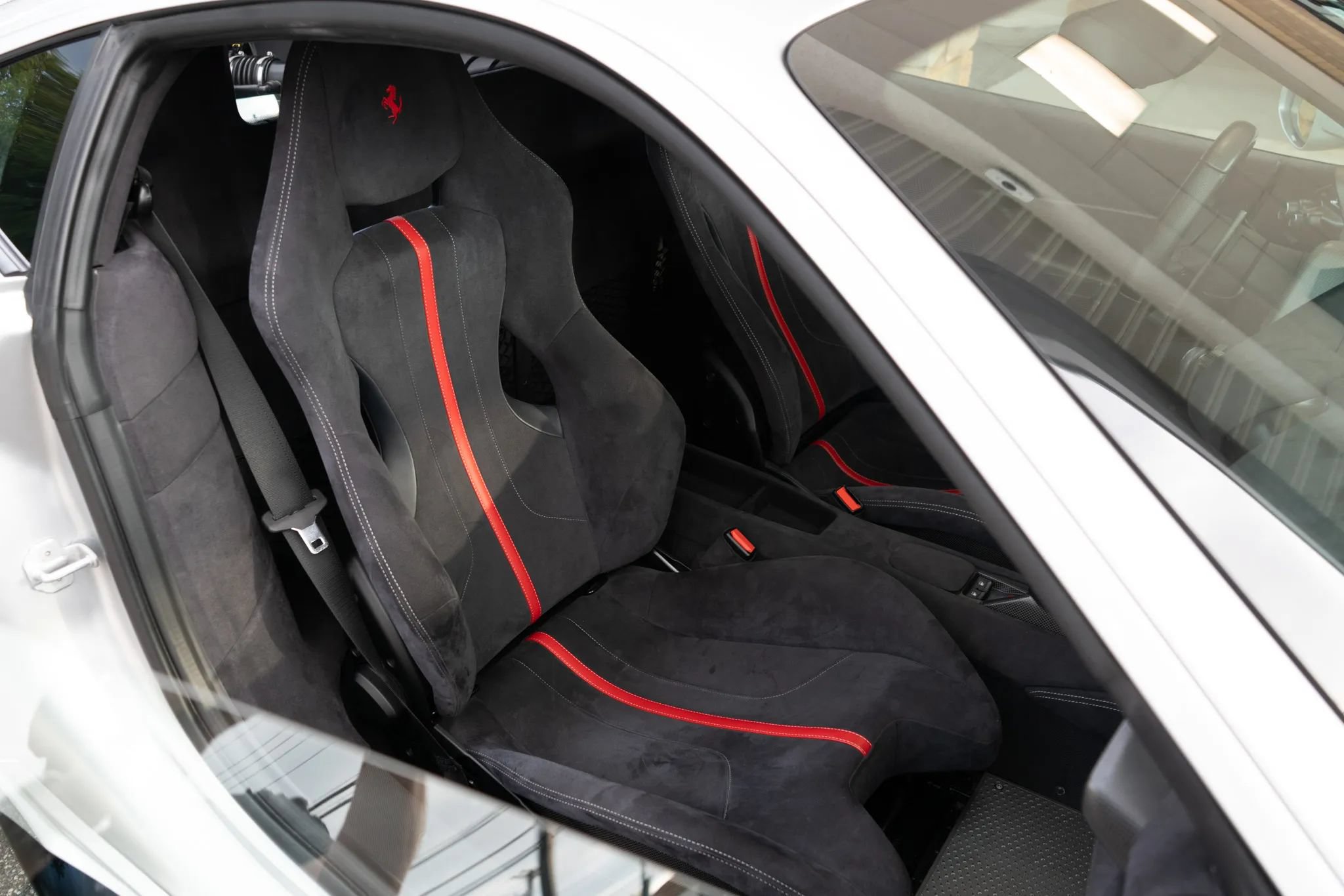 Used 2019 Ferrari 488 Pista Coupe RWD image 28