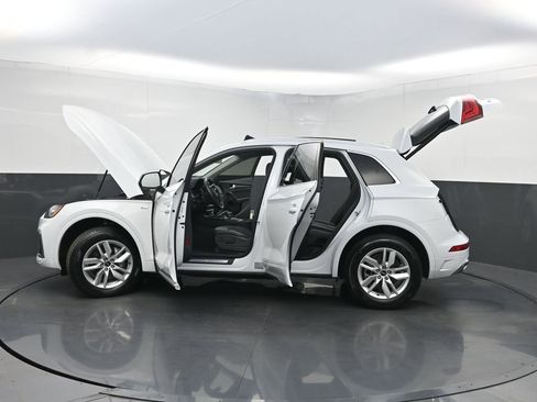 Used 2023 Audi Q5 2.0T Premium w/ Convenience Package AWD/4WD image 37