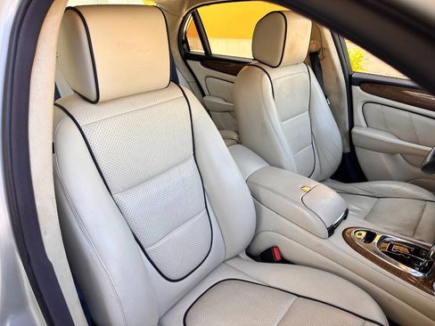 Used 2009 Jaguar XJ Vanden Plas Super V8 Portfolio RWD image 52