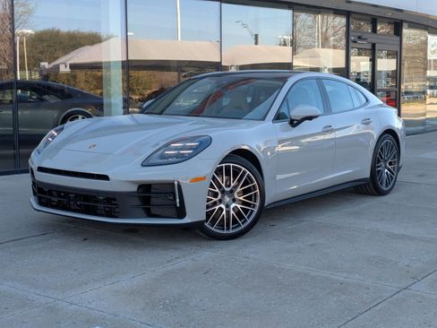 New 2026 Porsche Panamera image 1